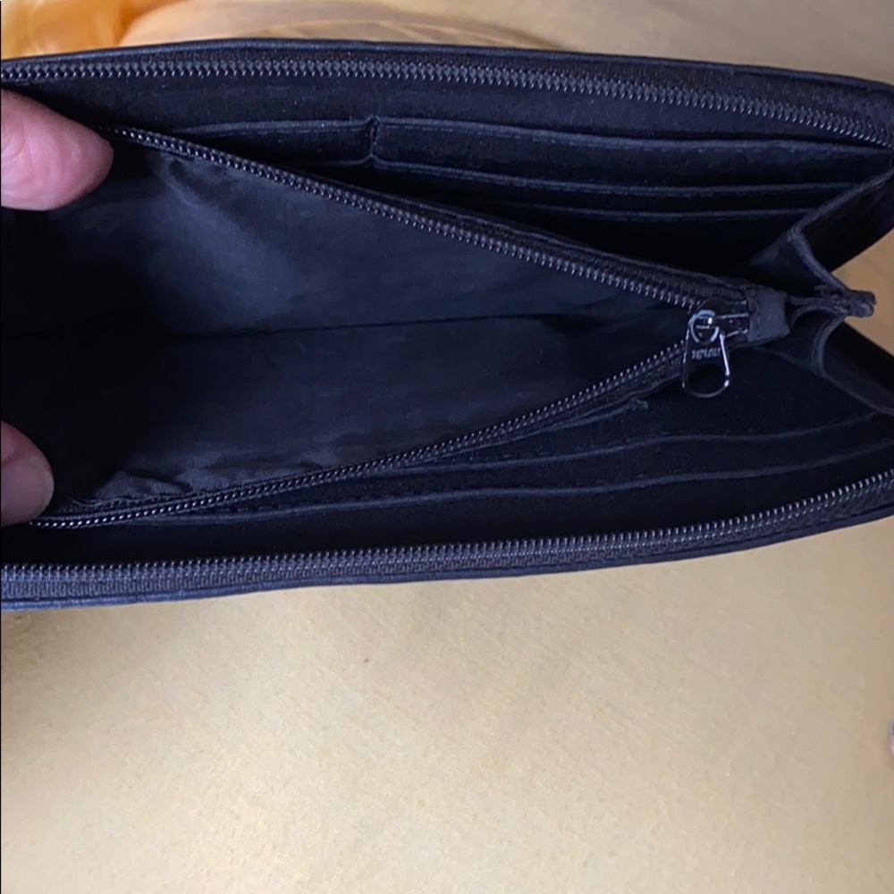 🛑LAST CHANCE🛑LIZ CLAIBORNE Leather Wallet - Picture 7 of 12